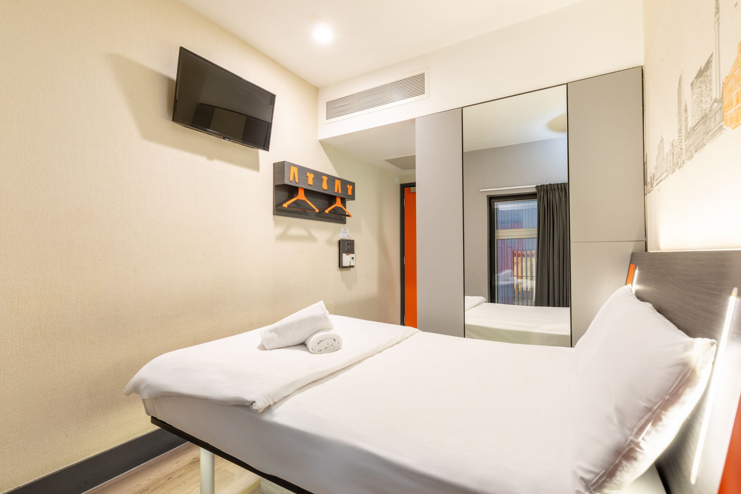 easyHotel | Super Priced & Sustainable Budget Hotels Worldwide